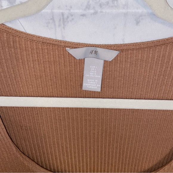 H&M Ribbed Short Sleeve Top Size L - Picture 3 of 4